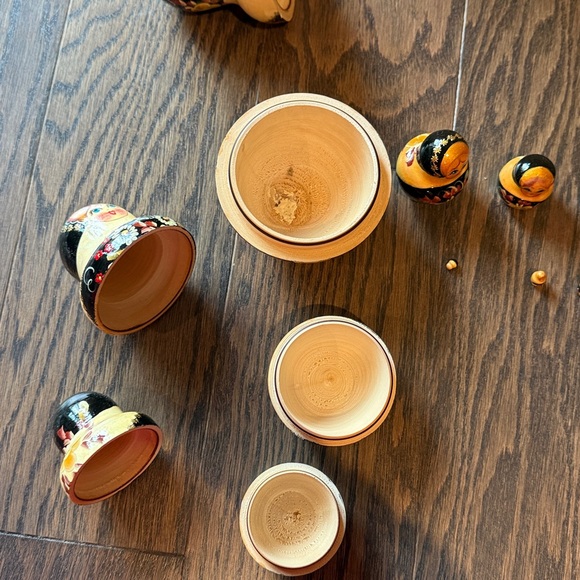 Matryoshka Russian Nesting Dolls Set - Picture 6 of 7